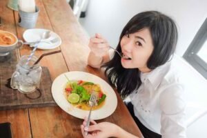 8 Cara Mudah dan Sehat Menambah Nafsu Makan